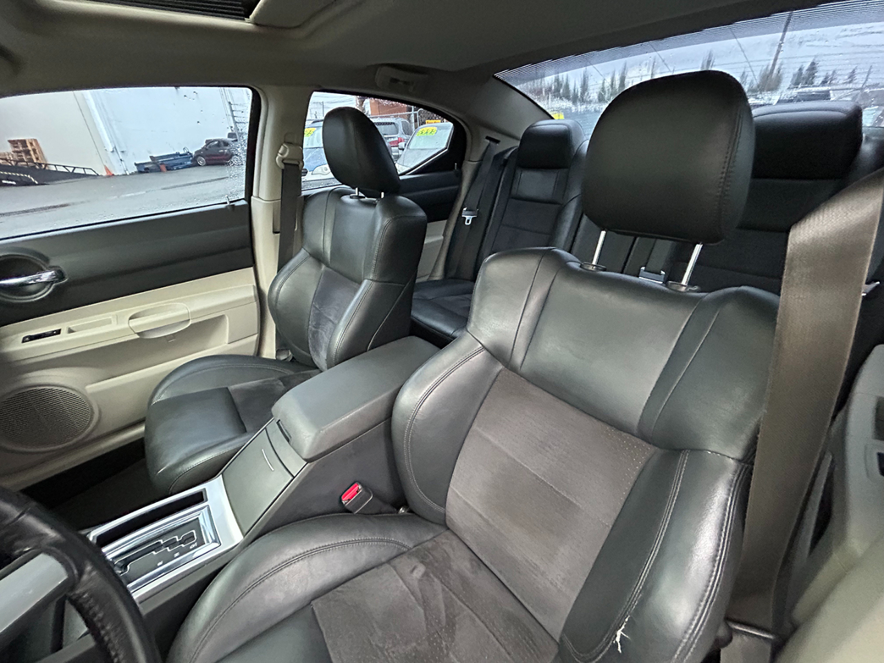 Dodge Charger 4dr Sdn R/T RWD 2006