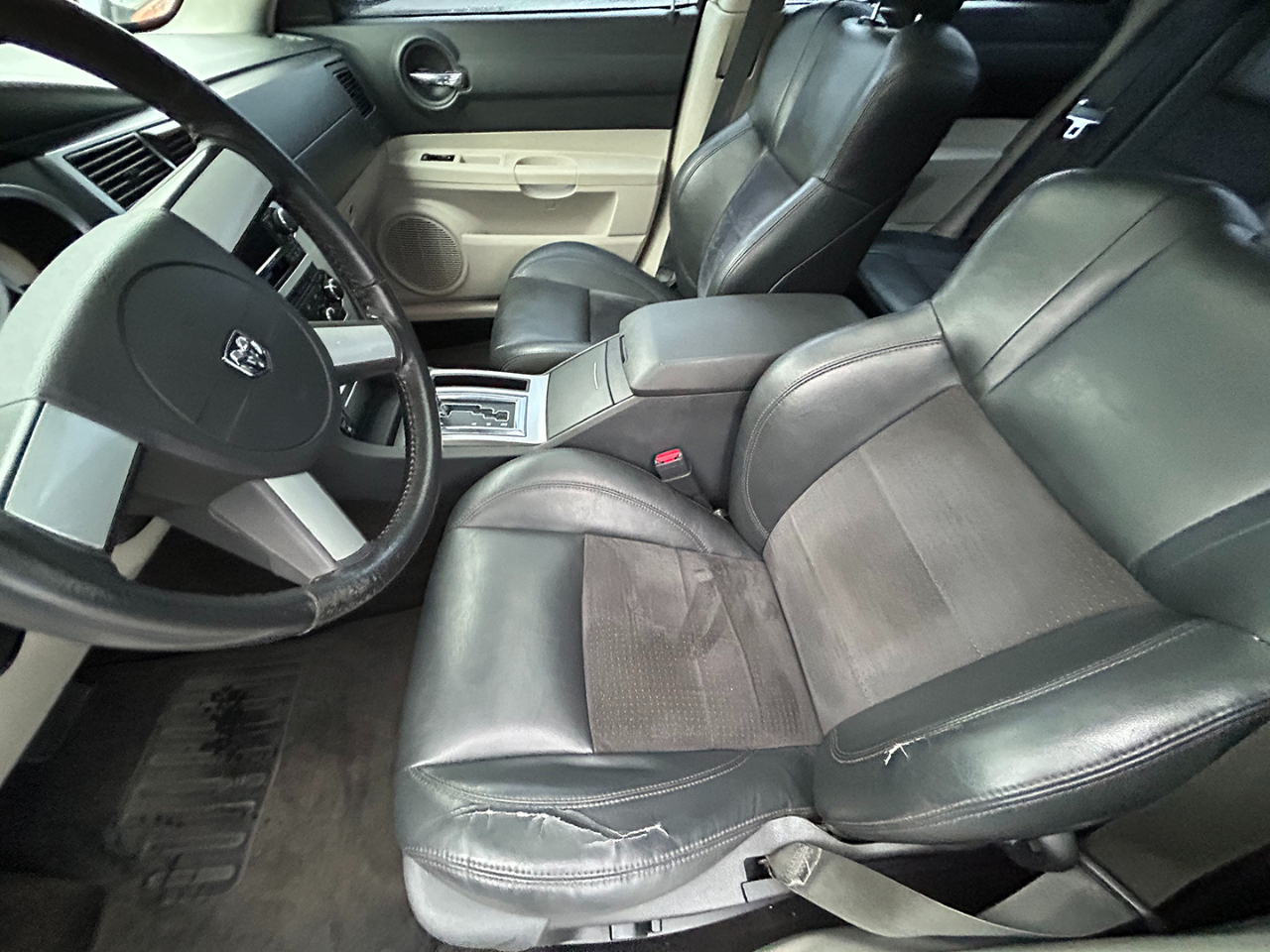 Dodge Charger 4dr Sdn R/T RWD 2006