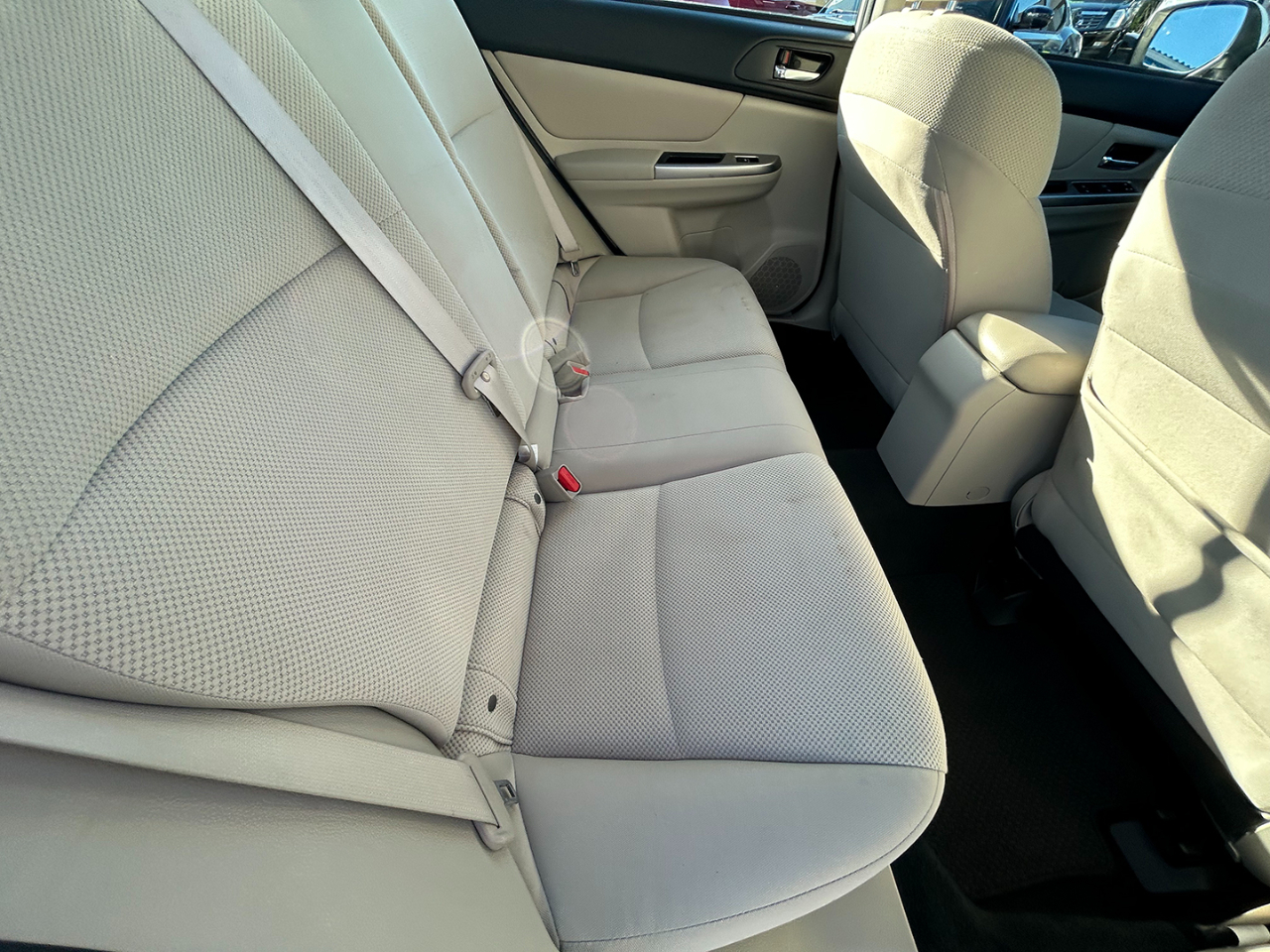 Subaru Impreza Sedan 4dr CVT 2.0i Premium 2016