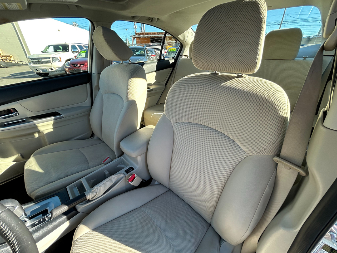 Subaru Impreza Sedan 4dr CVT 2.0i Premium 2016