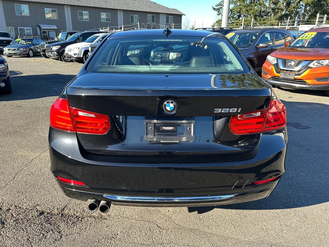BMW 3 Series 4dr Sdn 328i RWD SULEV 2012