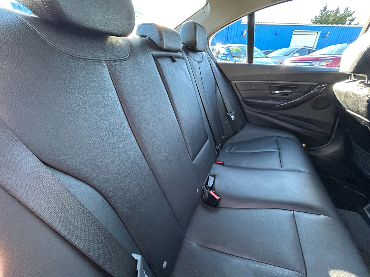 BMW 3 Series 4dr Sdn 328i RWD SULEV 2012