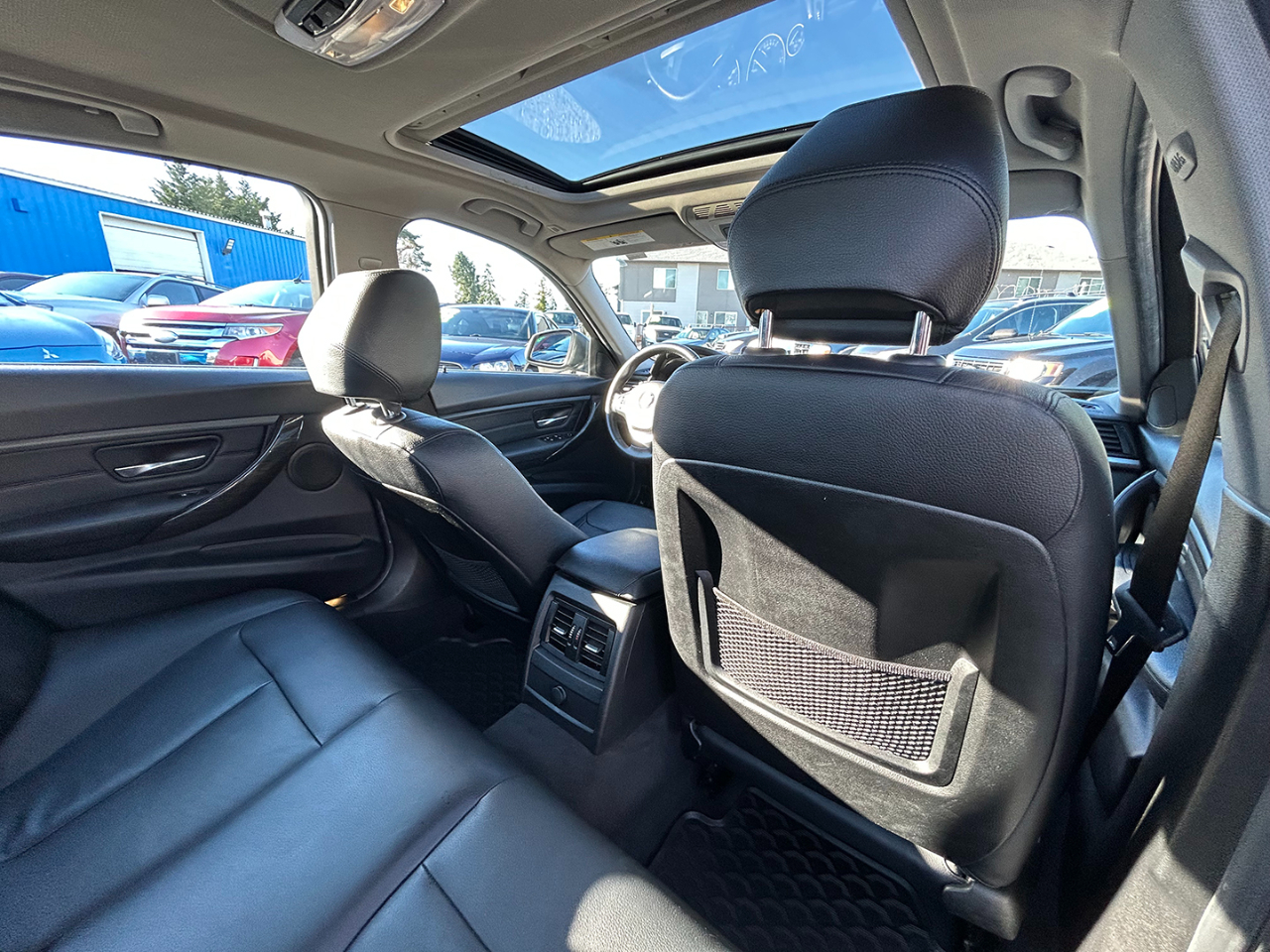 BMW 3 Series 4dr Sdn 328i RWD SULEV 2012