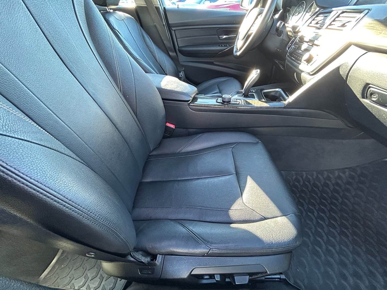 BMW 3 Series 4dr Sdn 328i RWD SULEV 2012