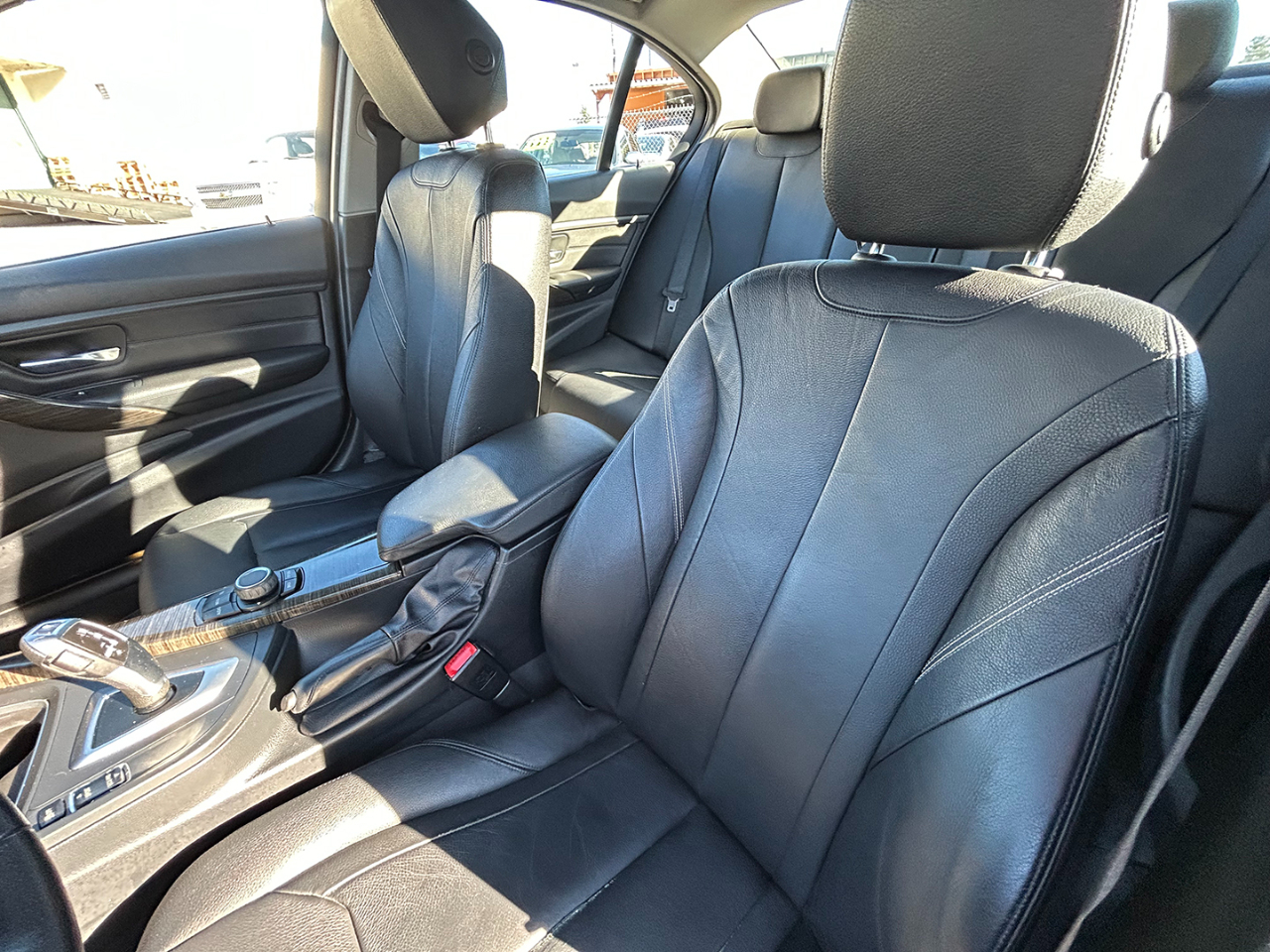 BMW 3 Series 4dr Sdn 328i RWD SULEV 2012