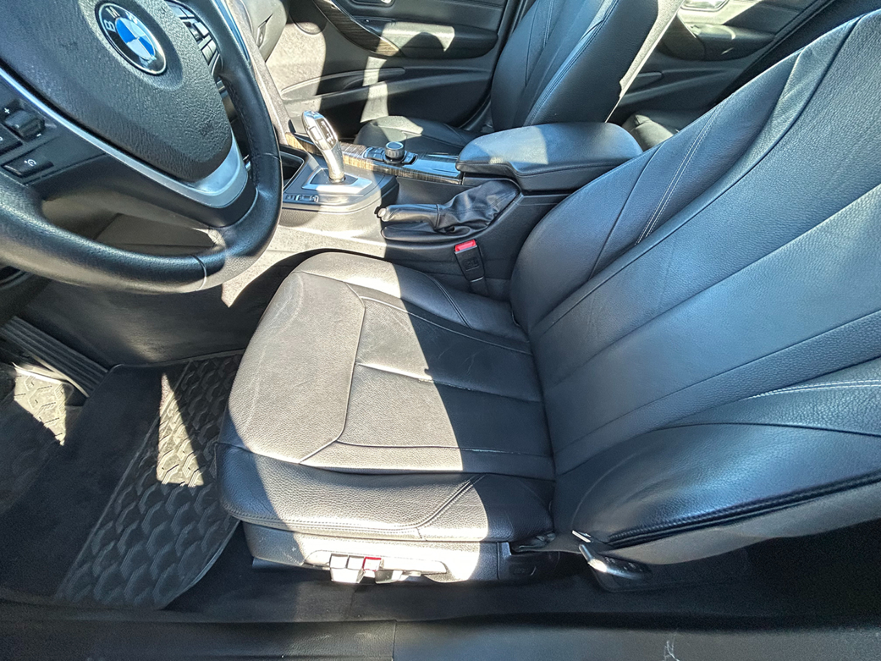 BMW 3 Series 4dr Sdn 328i RWD SULEV 2012