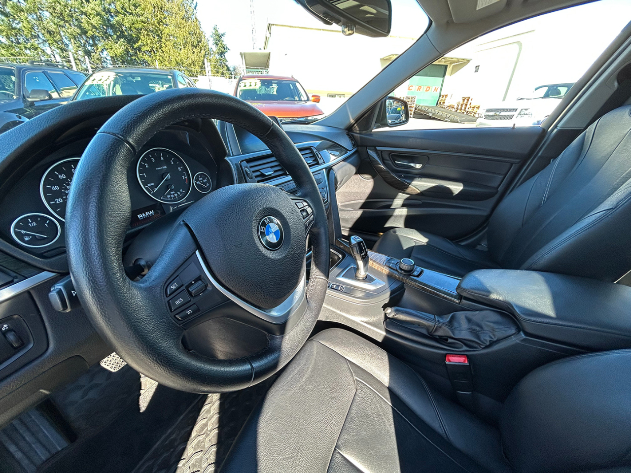 BMW 3 Series 4dr Sdn 328i RWD SULEV 2012
