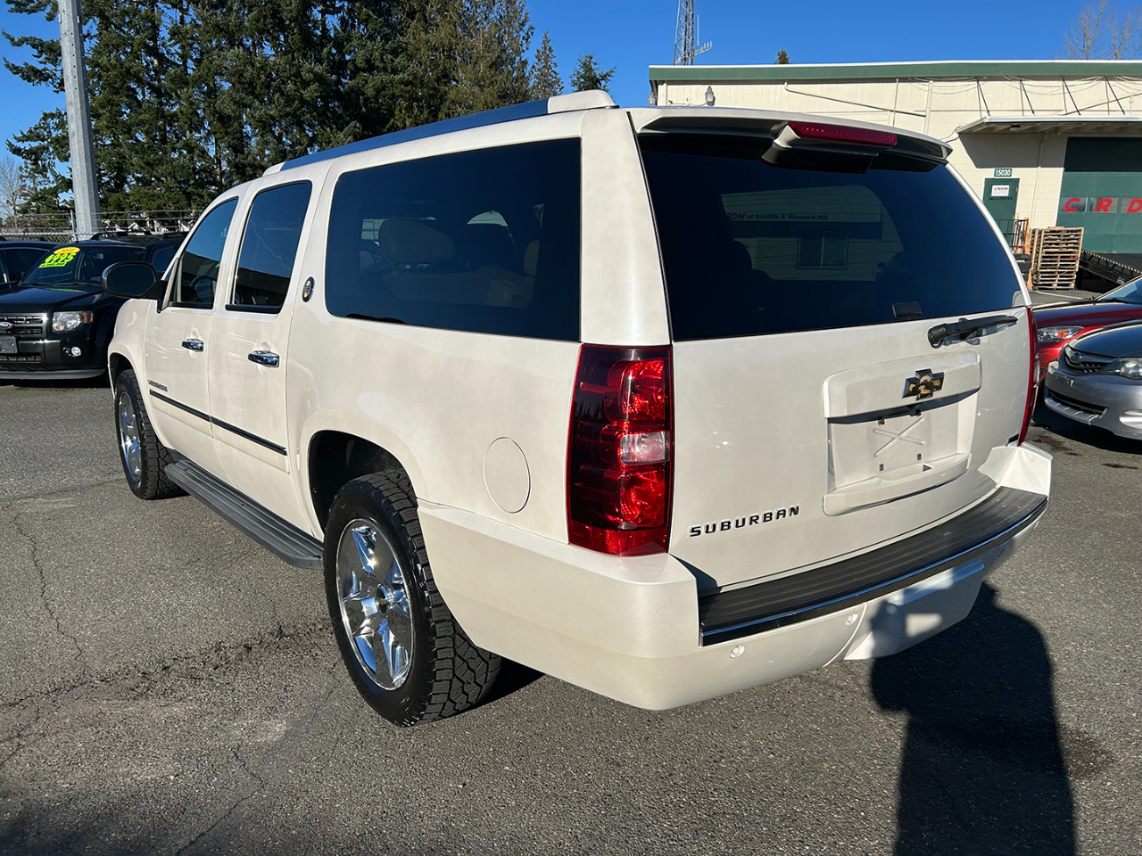Chevrolet Suburban 4WD 4dr 1500 LTZ 2010