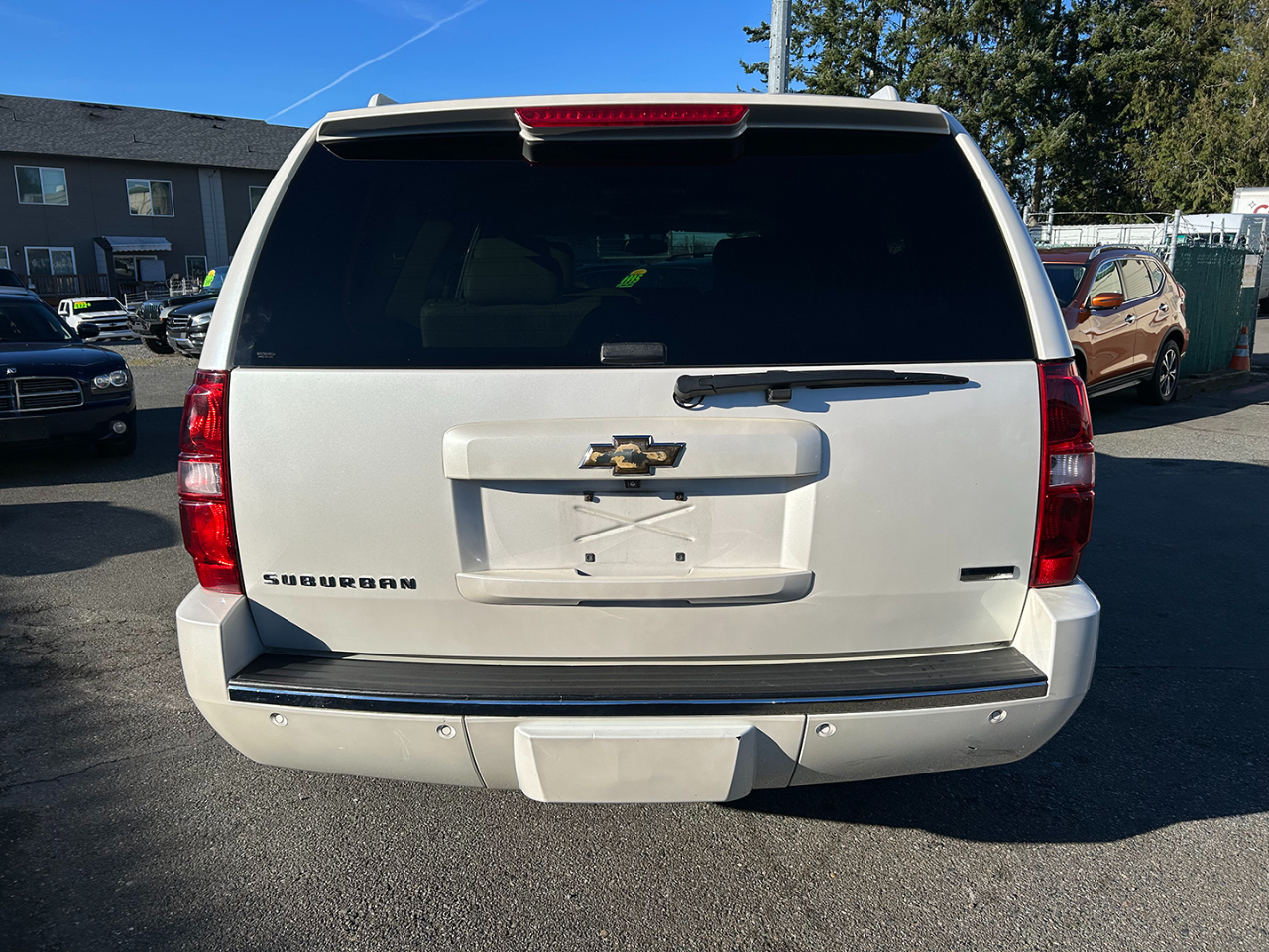 Chevrolet Suburban 4WD 4dr 1500 LTZ 2010