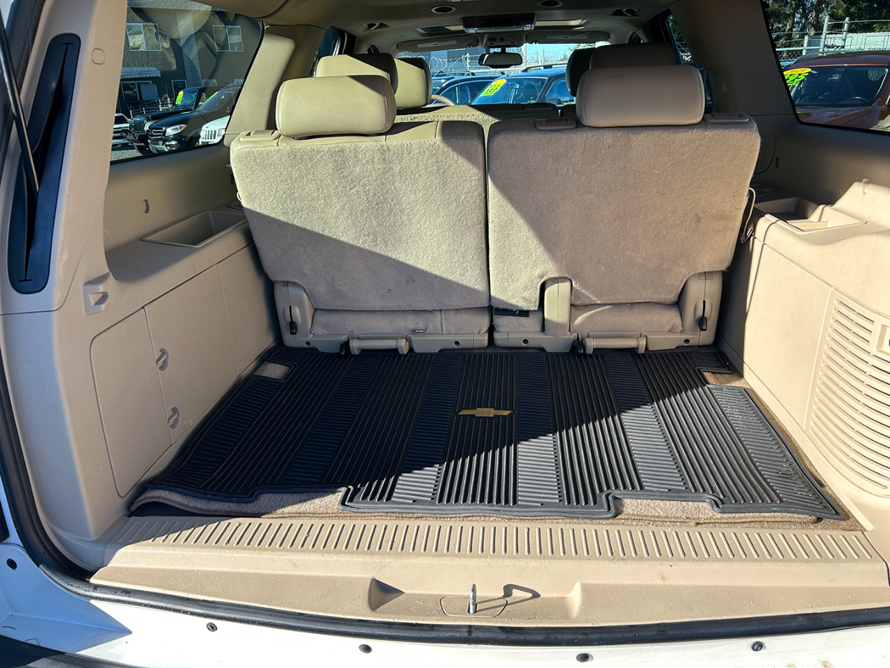 Chevrolet Suburban 4WD 4dr 1500 LTZ 2010