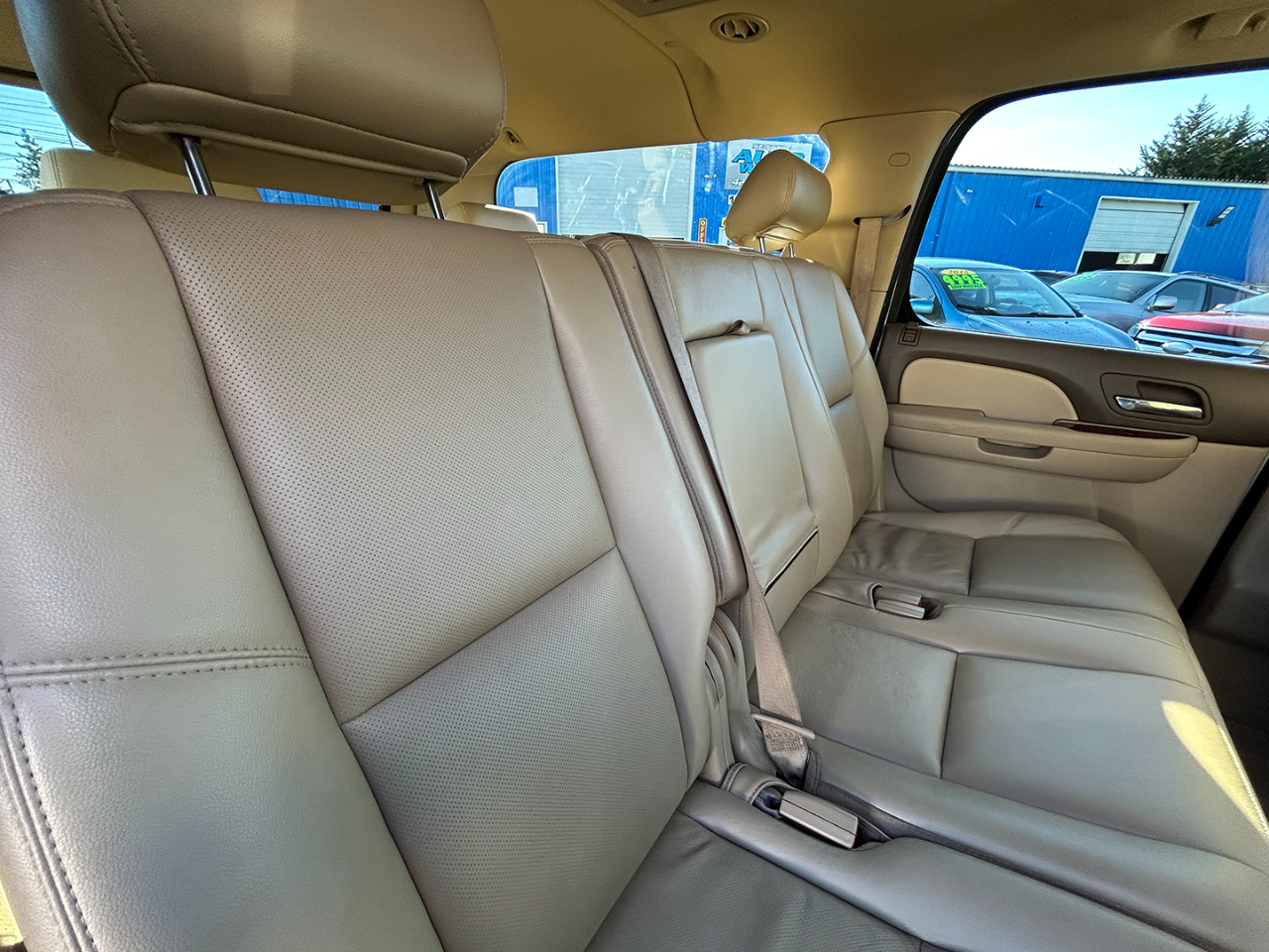 Chevrolet Suburban 4WD 4dr 1500 LTZ 2010