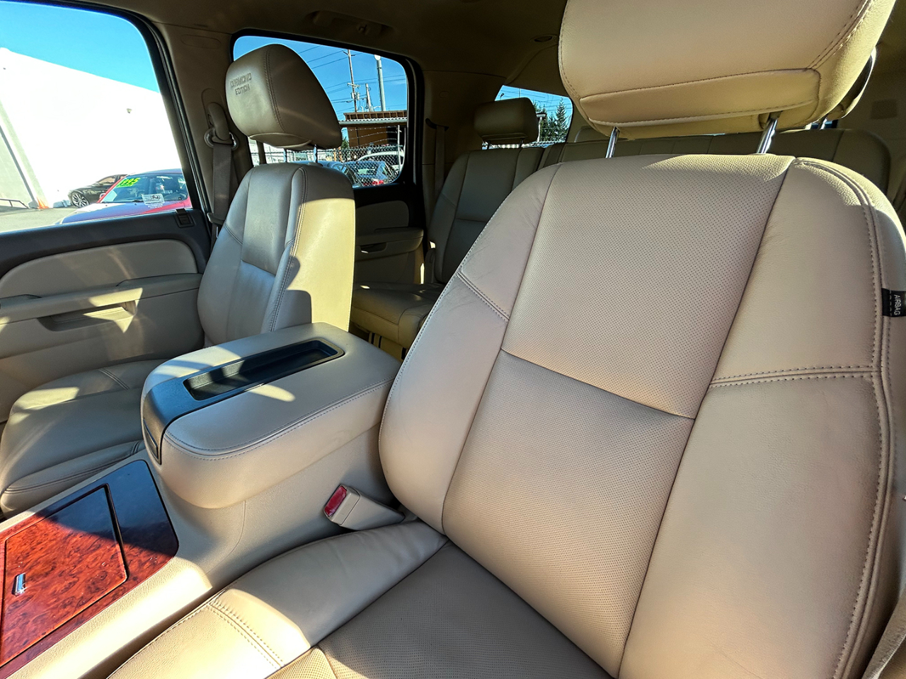 Chevrolet Suburban 4WD 4dr 1500 LTZ 2010