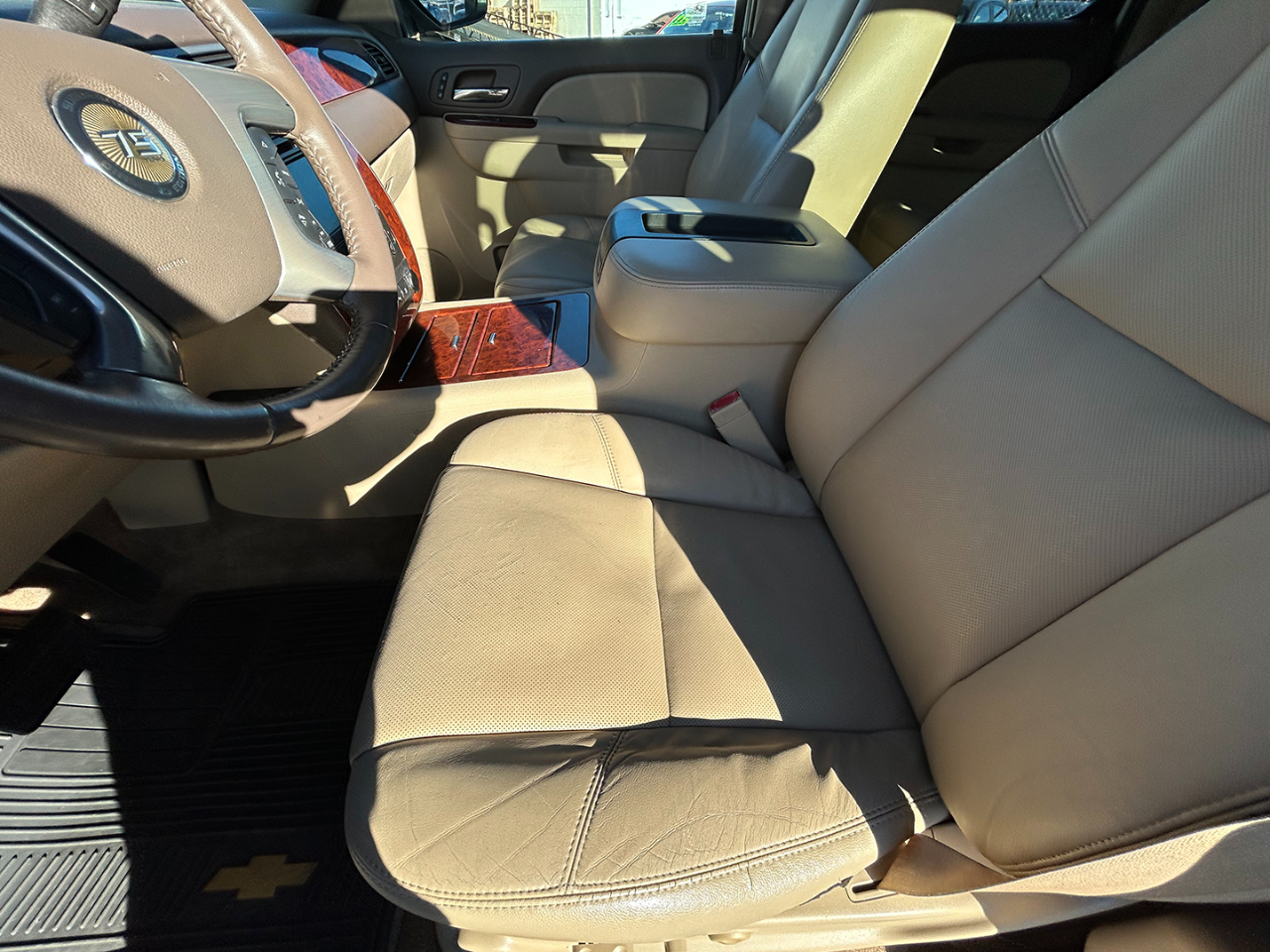 Chevrolet Suburban 4WD 4dr 1500 LTZ 2010