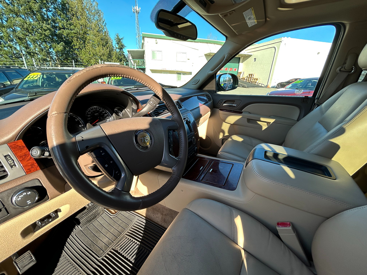 Chevrolet Suburban 4WD 4dr 1500 LTZ 2010