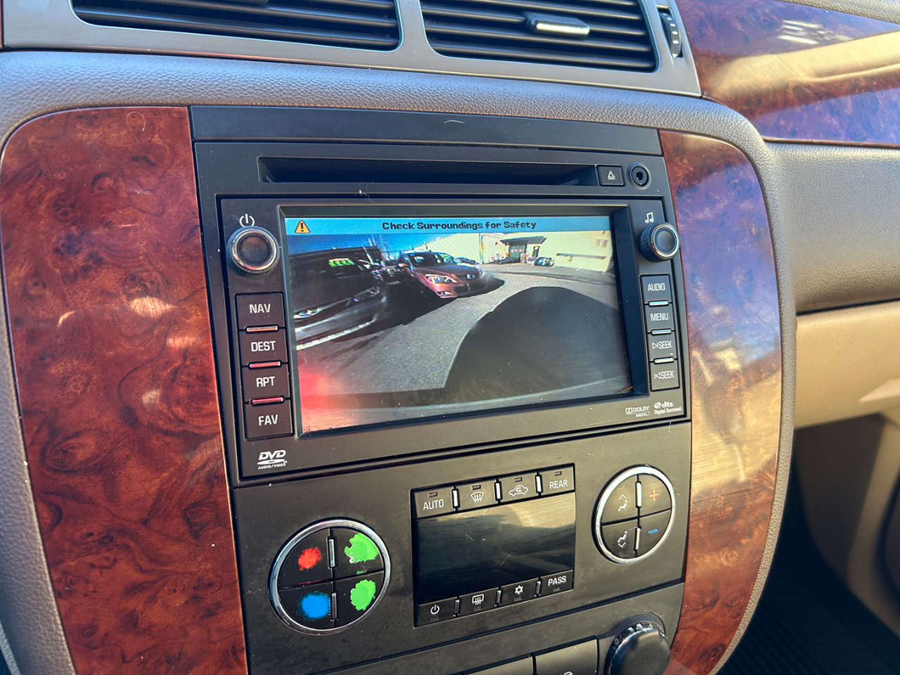 Chevrolet Suburban 4WD 4dr 1500 LTZ 2010