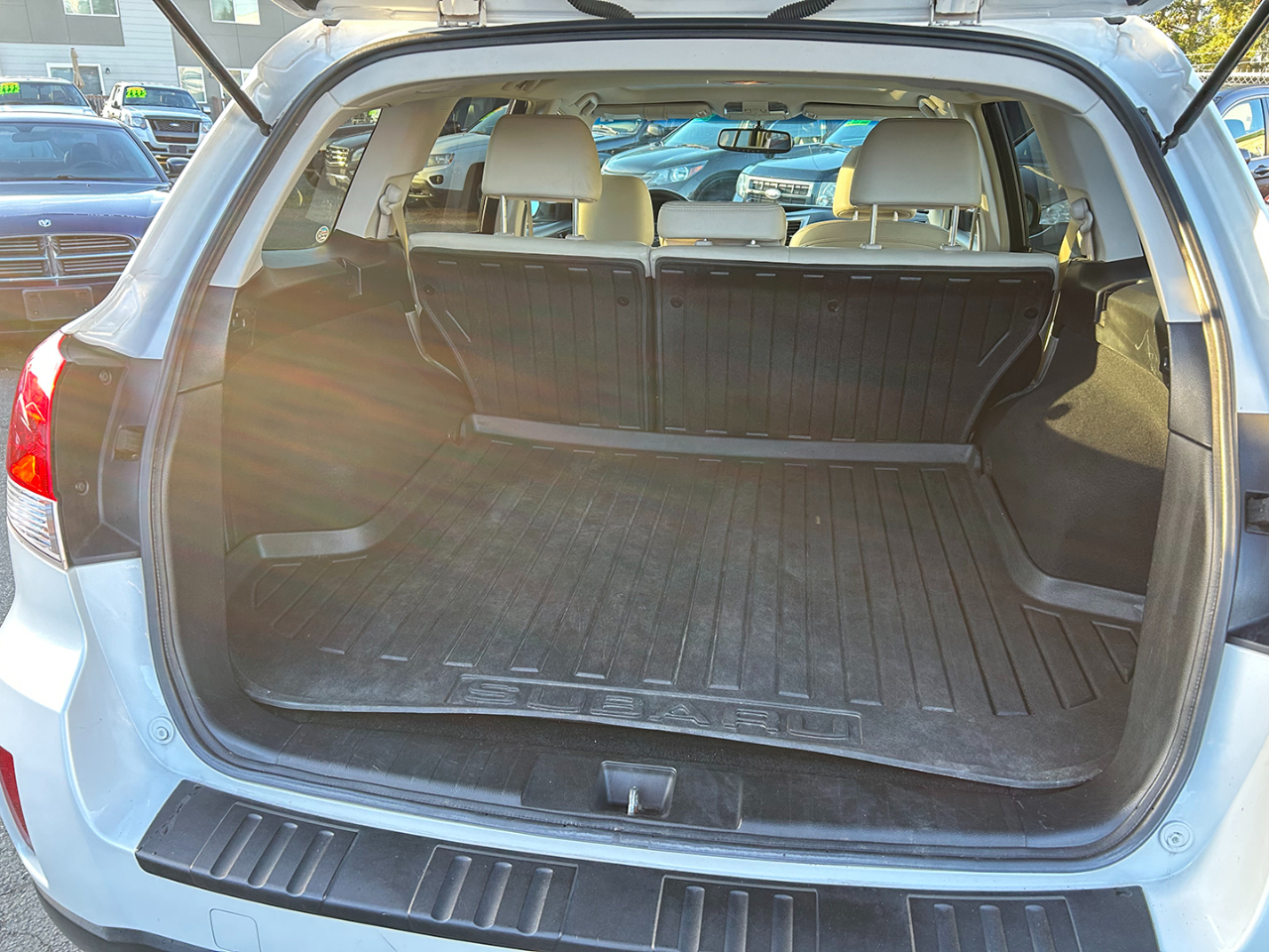 Subaru Outback 4dr Wgn H6 Auto 3.6R Limited 2014