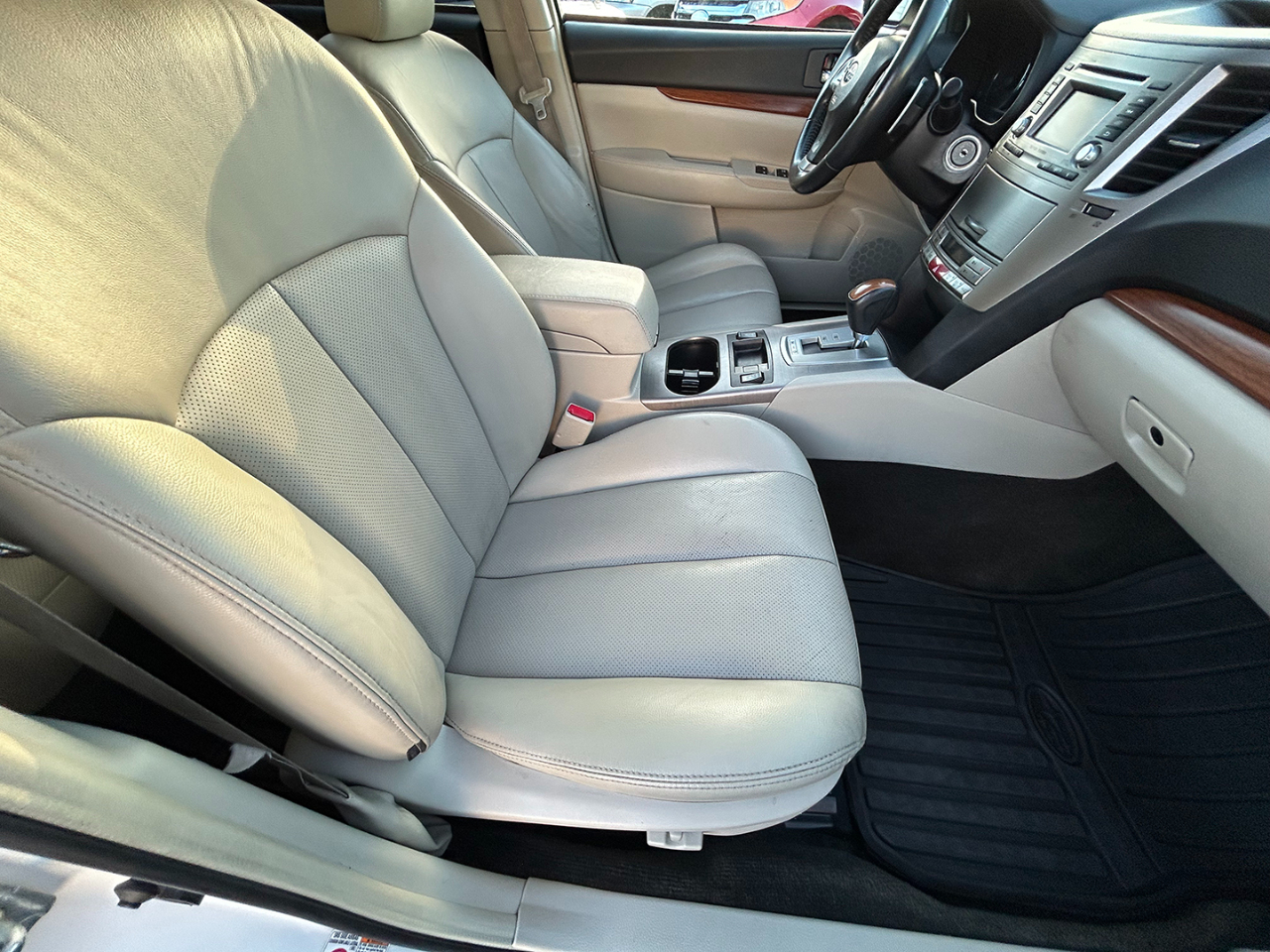 Subaru Outback 4dr Wgn H6 Auto 3.6R Limited 2014