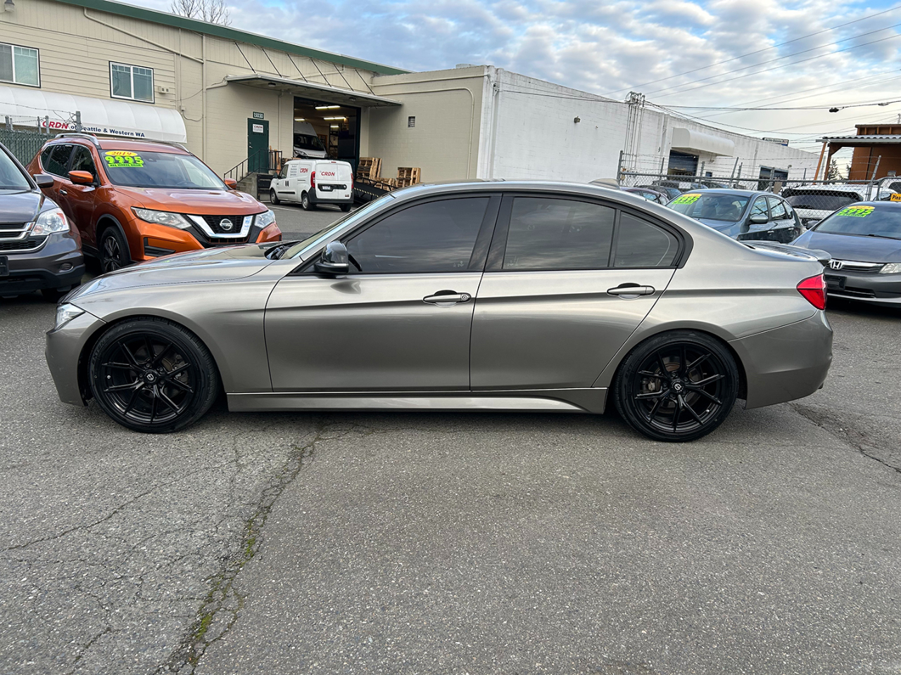 BMW 3 Series 4dr Sdn 328i xDrive AWD SULEV 2016