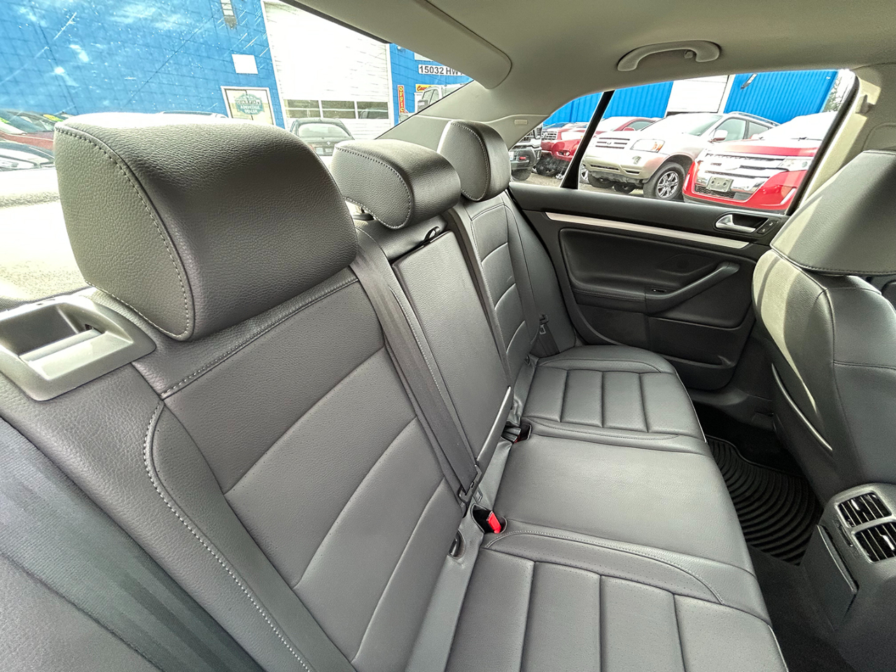 Volkswagen Jetta Sedan 4dr Man TDI 2009