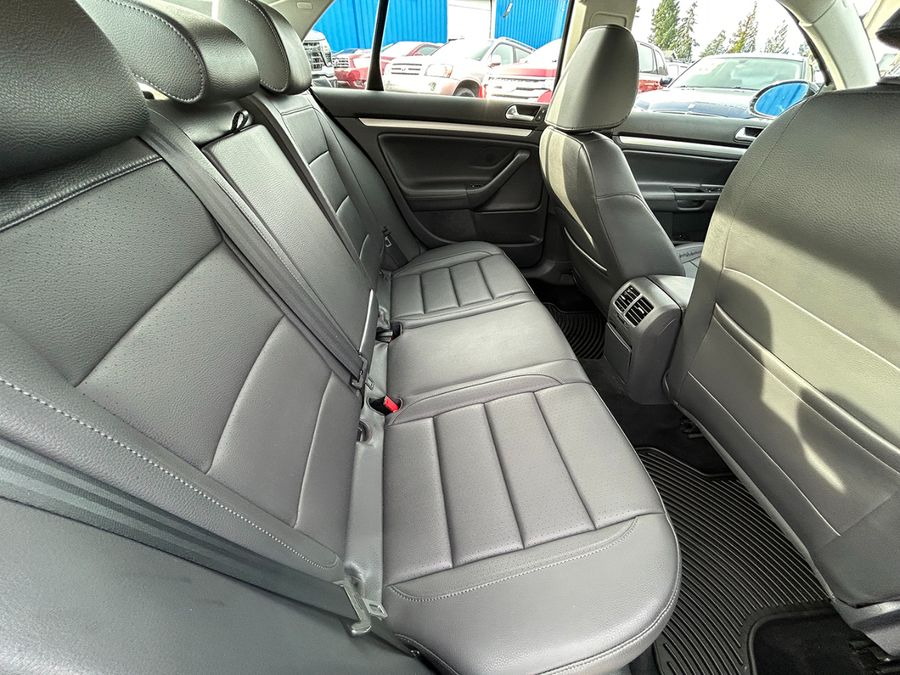 Volkswagen Jetta Sedan 4dr Man TDI 2009