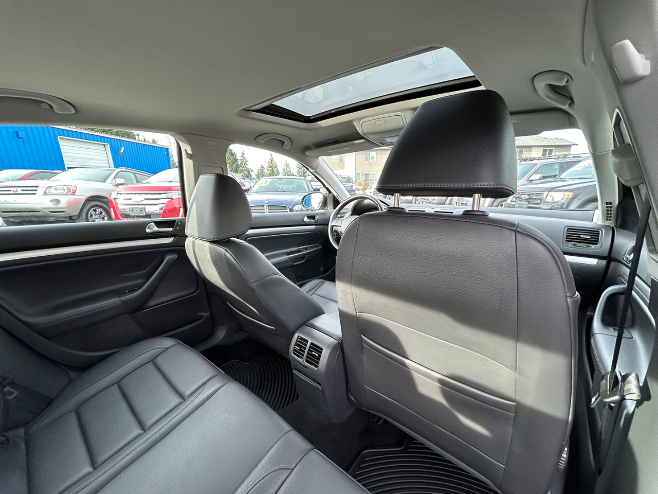 Volkswagen Jetta Sedan 4dr Man TDI 2009