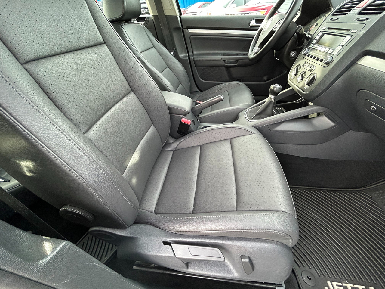 Volkswagen Jetta Sedan 4dr Man TDI 2009