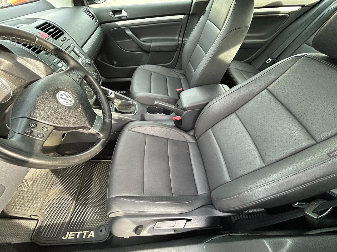 Volkswagen Jetta Sedan 4dr Man TDI 2009