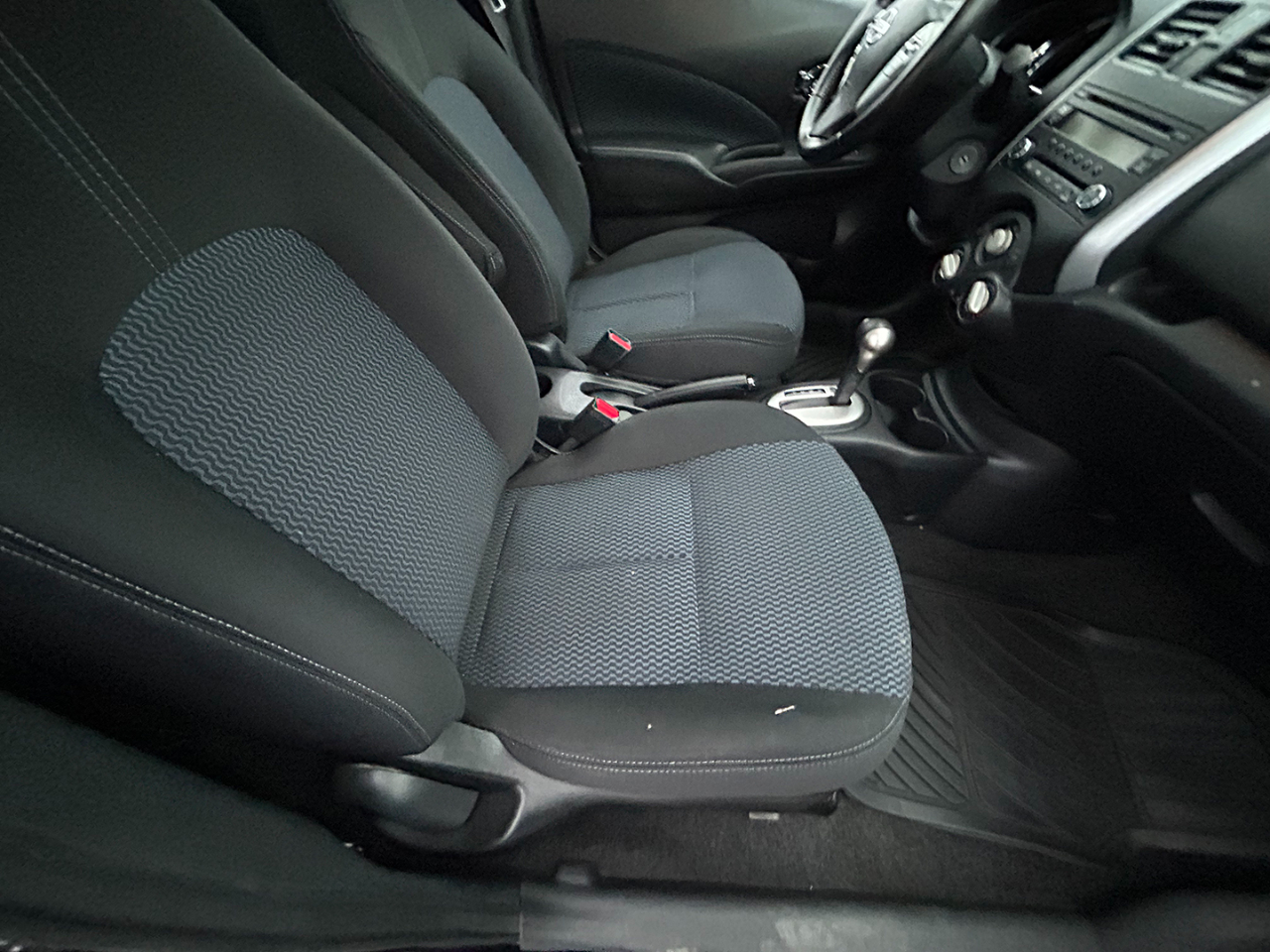 Nissan Versa Note 5dr HB CVT 1.6 SV 2014