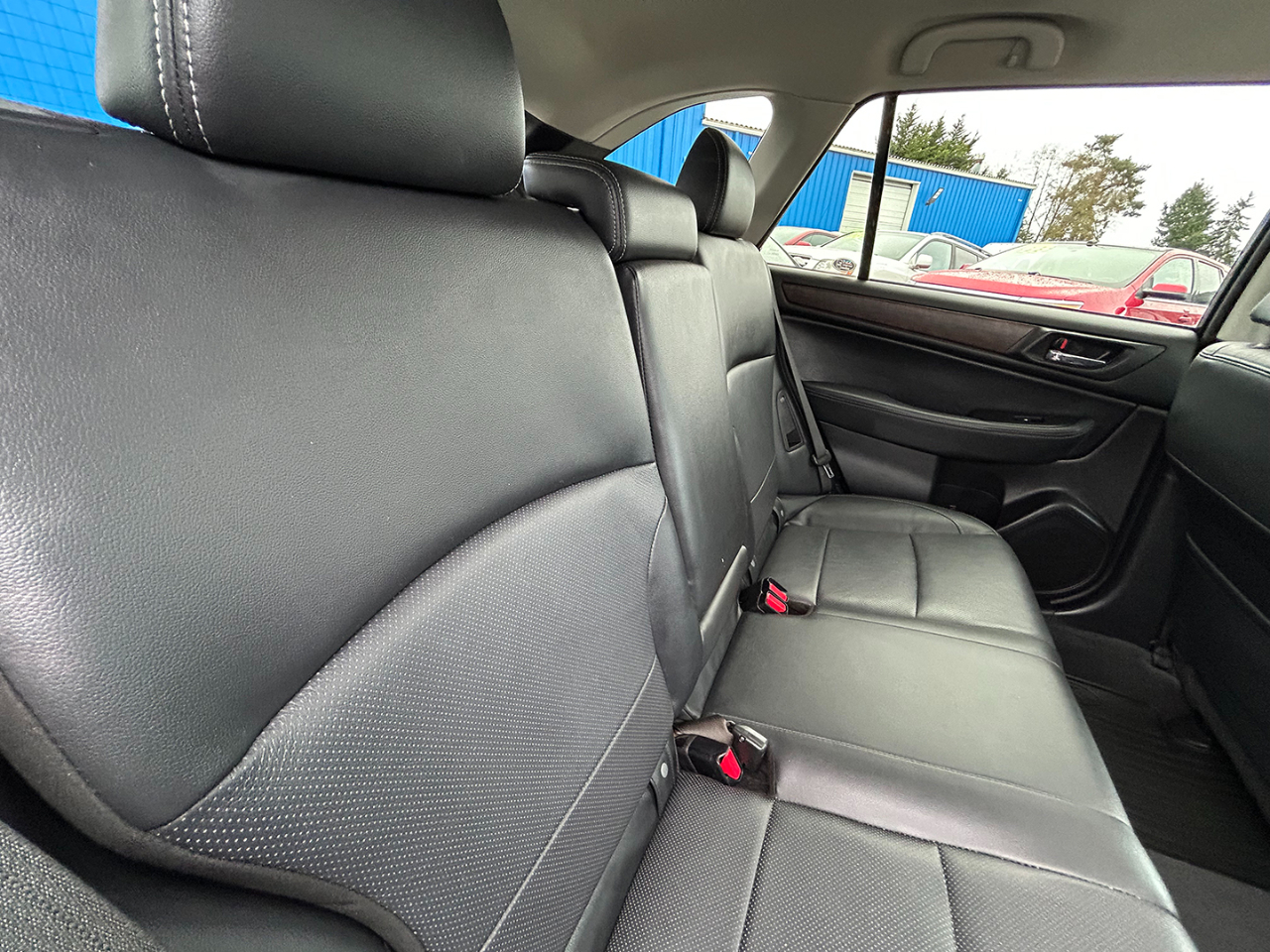 Subaru Outback 4dr Wgn 3.6R Limited 2016