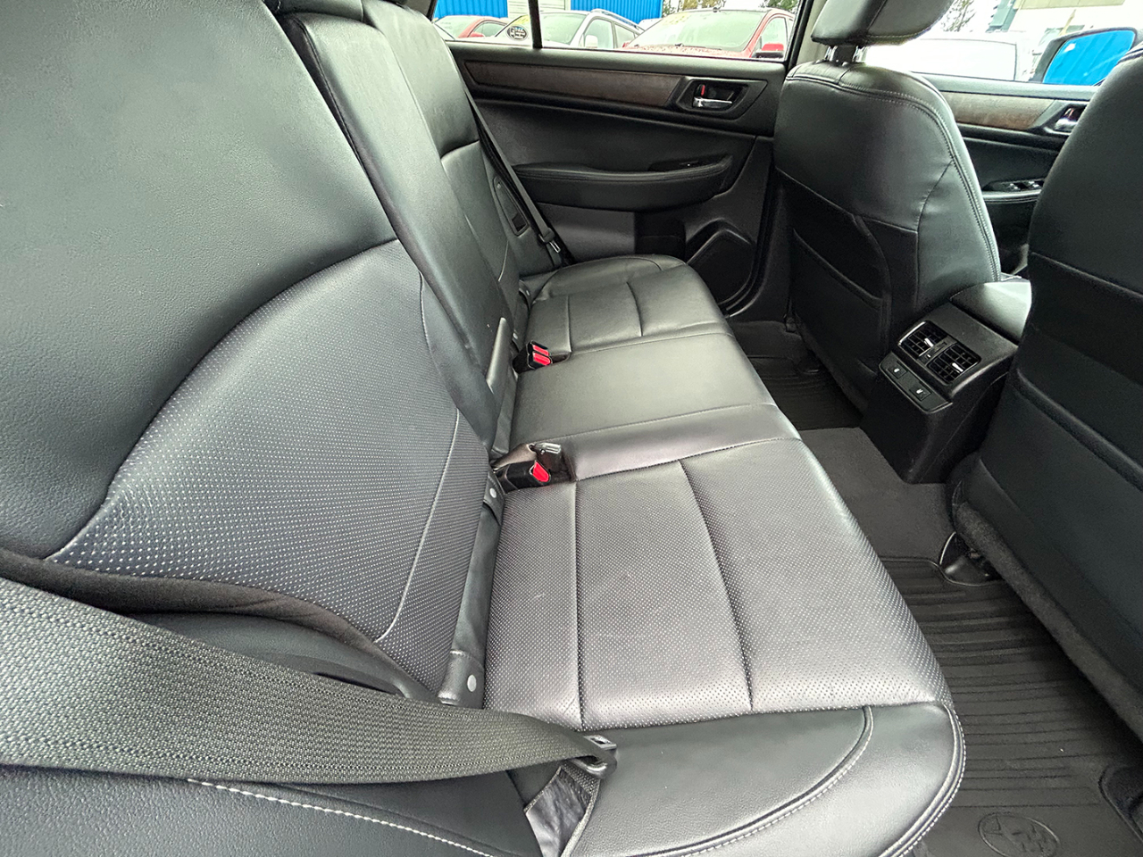 Subaru Outback 4dr Wgn 3.6R Limited 2016