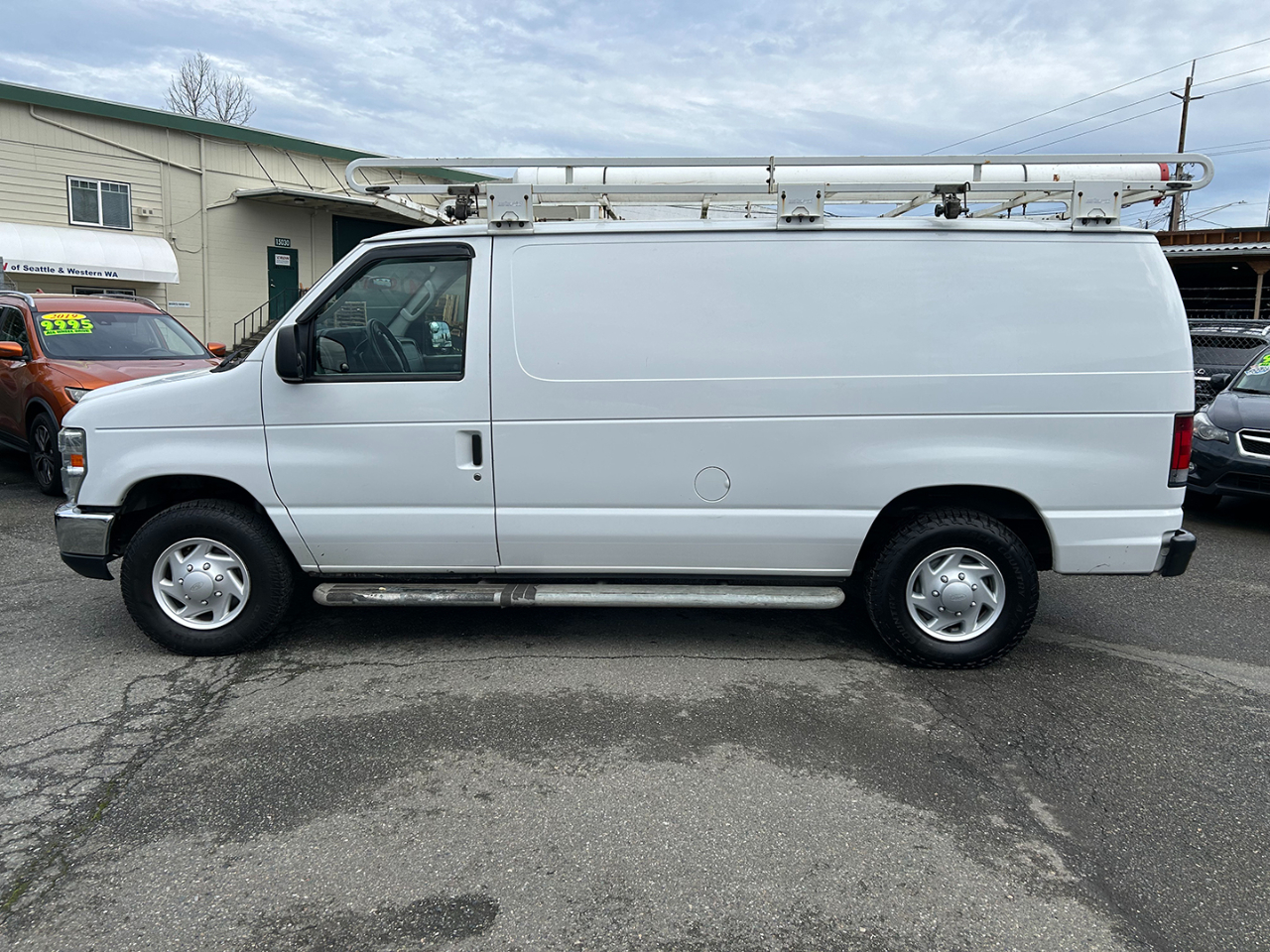 Ford Econoline Cargo Van E-250 Commercial 2012