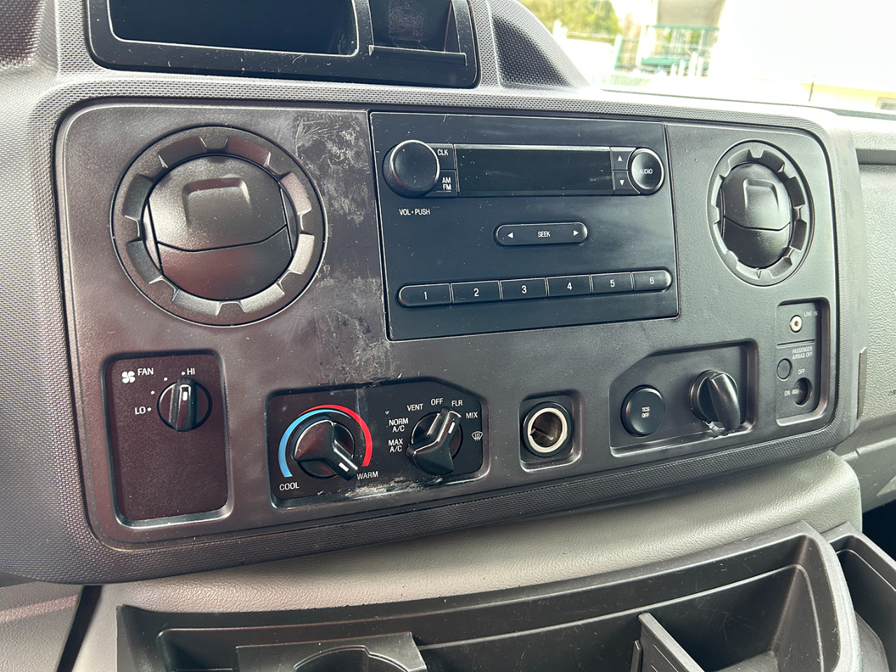 Ford Econoline Cargo Van E-250 Commercial 2012