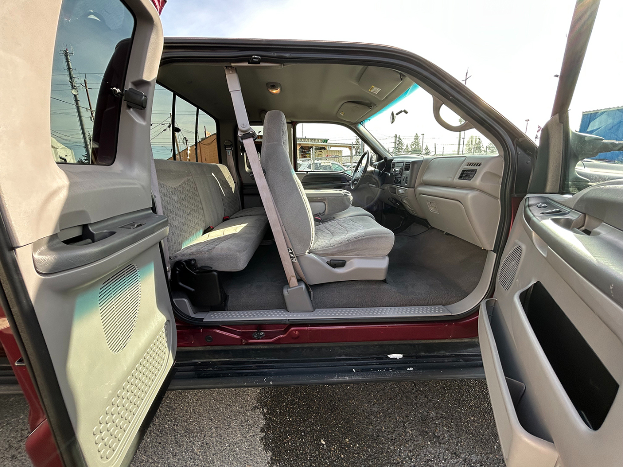 Ford Super Duty F-350 SRW Supercab 142" XLT 4WD 2000