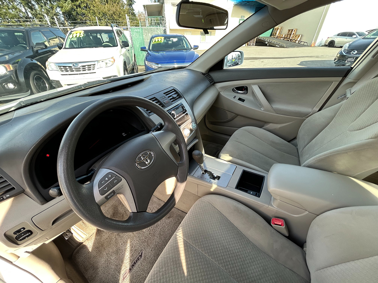 Toyota Camry 4dr Sdn LE Auto 2009