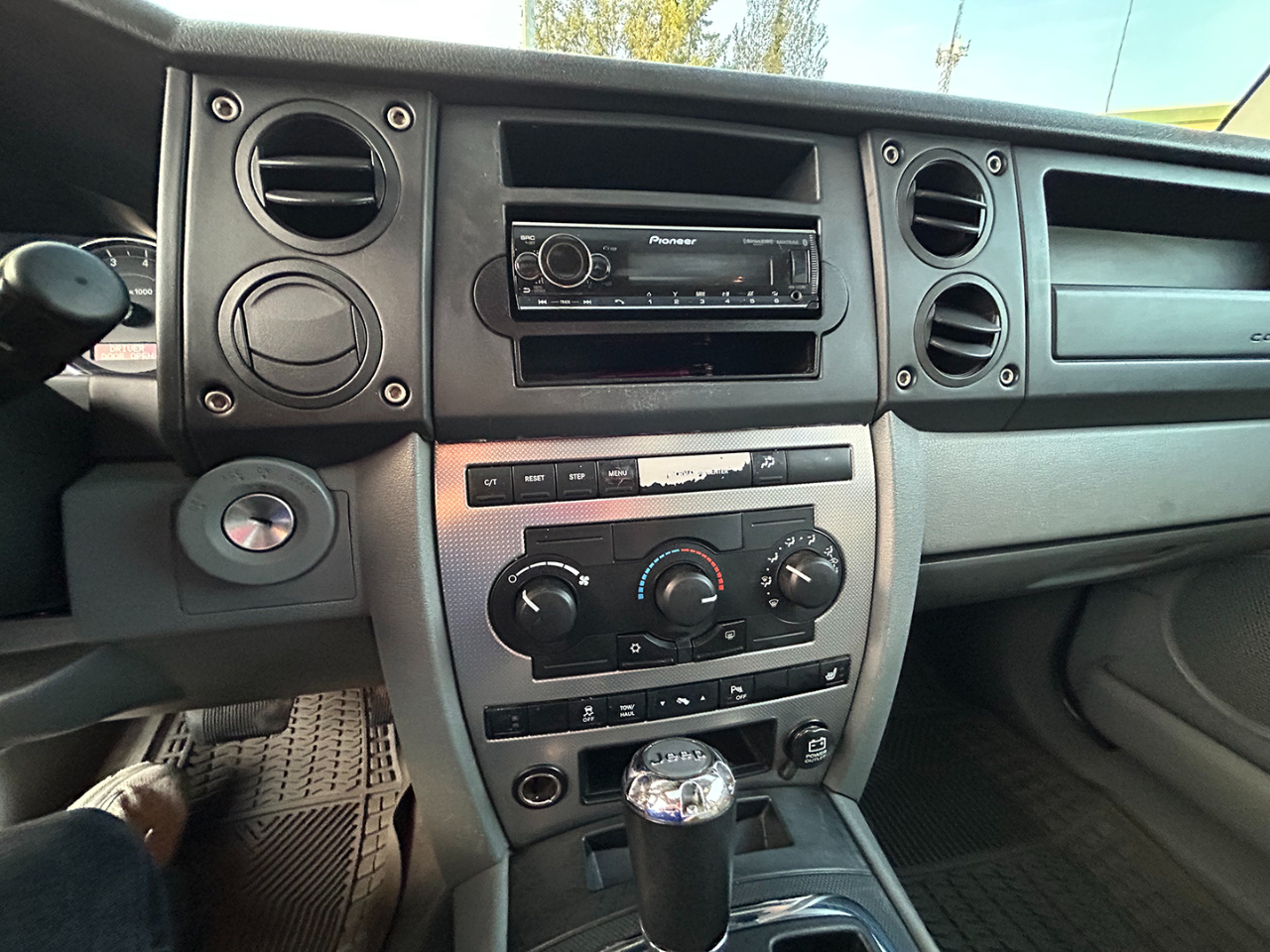 Jeep Commander 4dr 2006