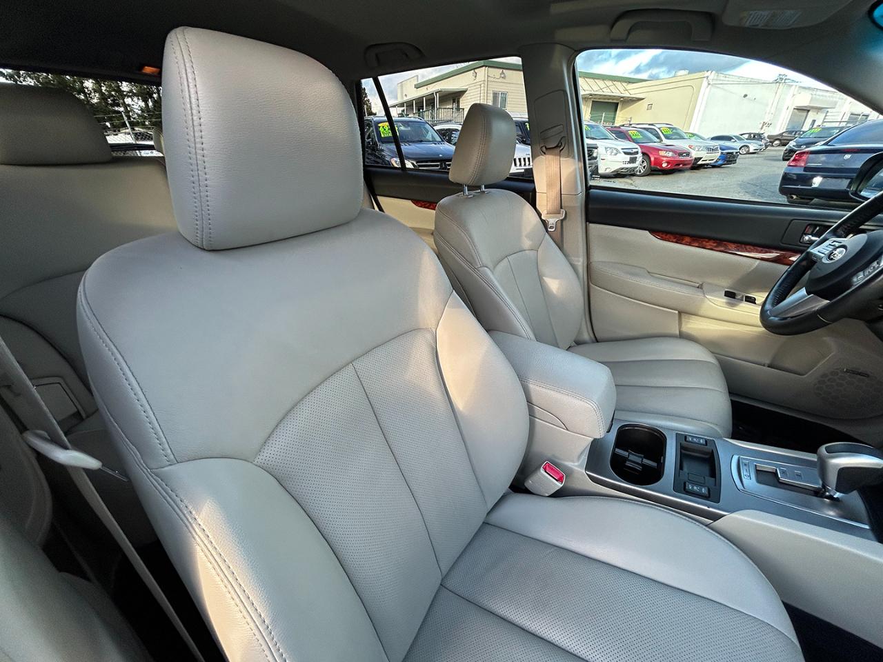 Subaru Outback 4dr Wgn H4 Auto 2.5i Ltd Pwr Moon 2010