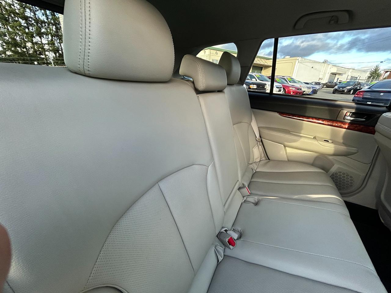 Subaru Outback 4dr Wgn H4 Auto 2.5i Ltd Pwr Moon 2010