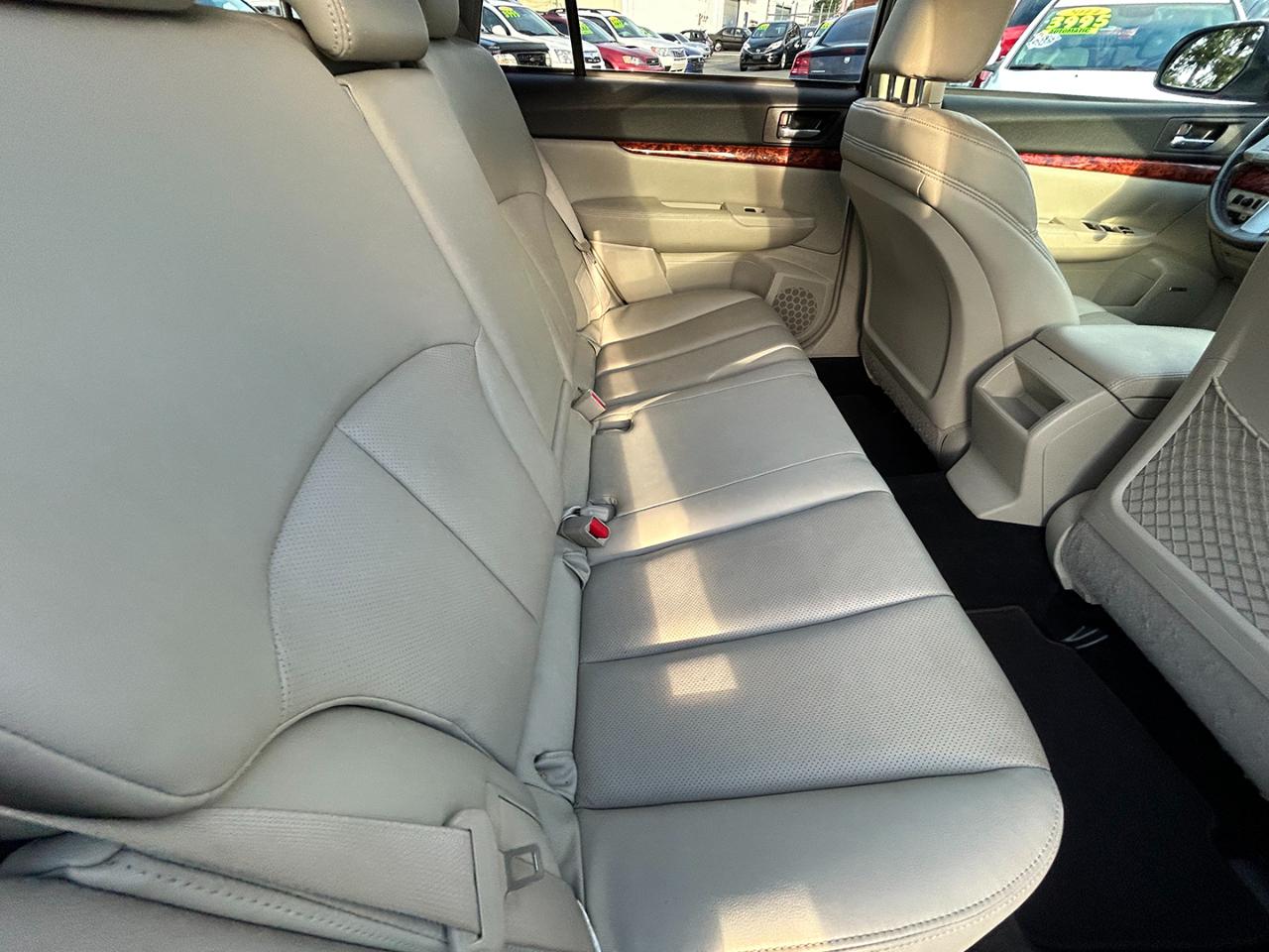 Subaru Outback 4dr Wgn H4 Auto 2.5i Ltd Pwr Moon 2010