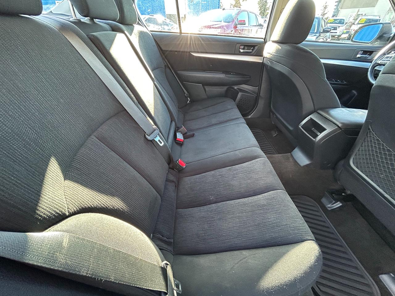 Subaru Legacy 4dr Sdn H4 Auto 2.5i Premium 2013