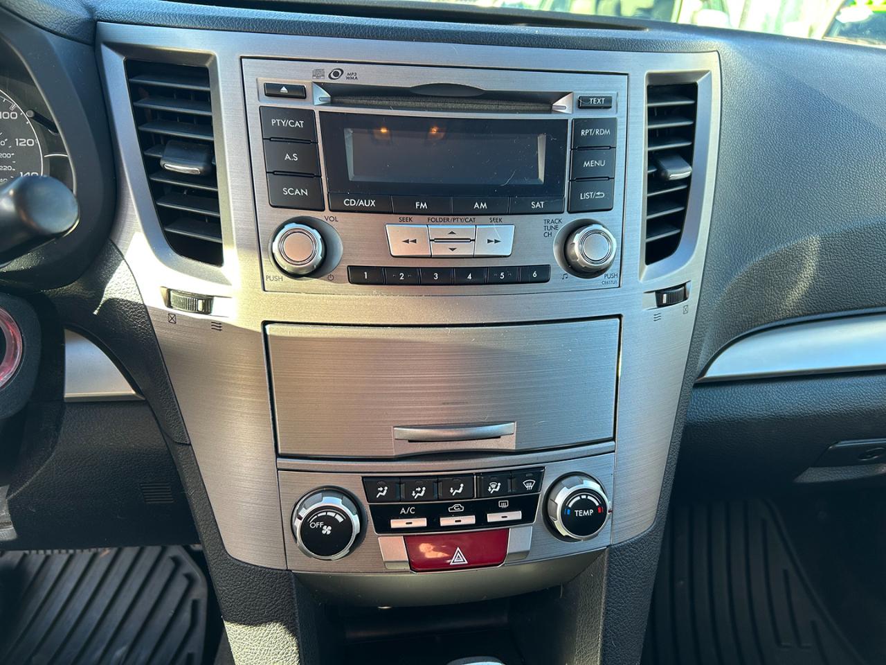 Subaru Legacy 4dr Sdn H4 Auto 2.5i Premium 2013