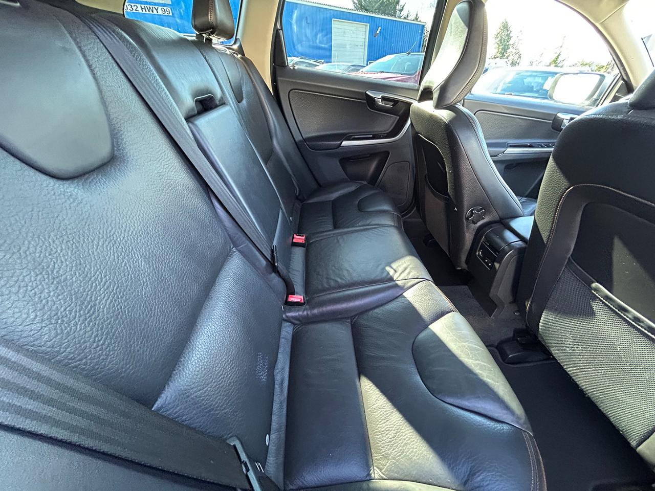 Volvo XC60 AWD 4dr 3.0L 2012