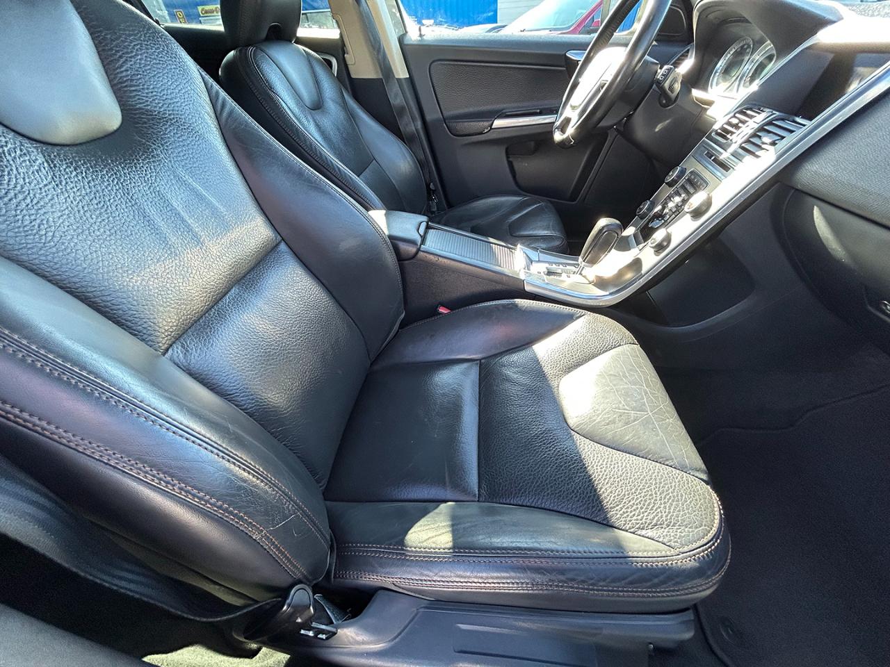 Volvo XC60 AWD 4dr 3.0L 2012