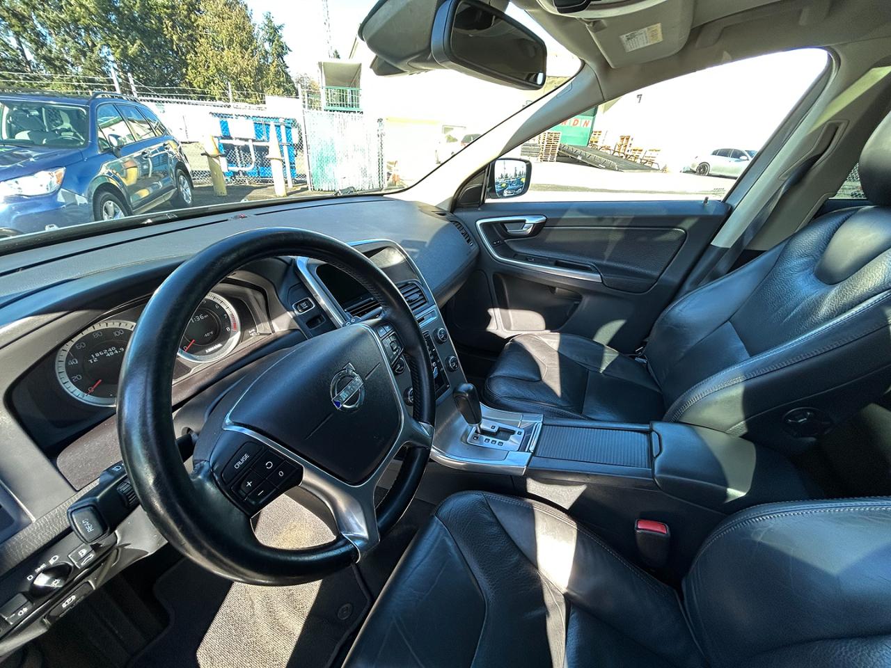 Volvo XC60 AWD 4dr 3.0L 2012