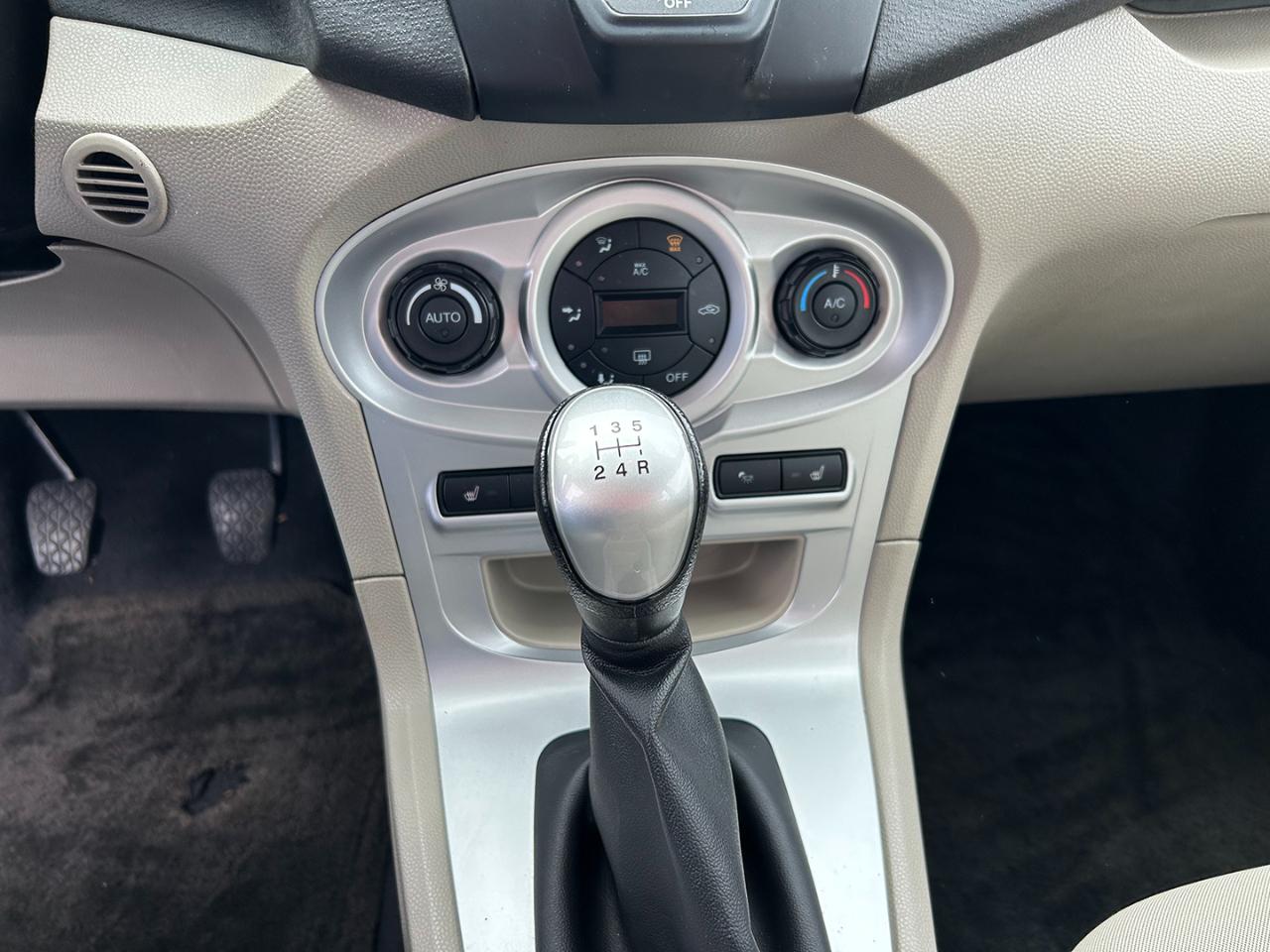 Ford Fiesta 5dr HB SE 2014