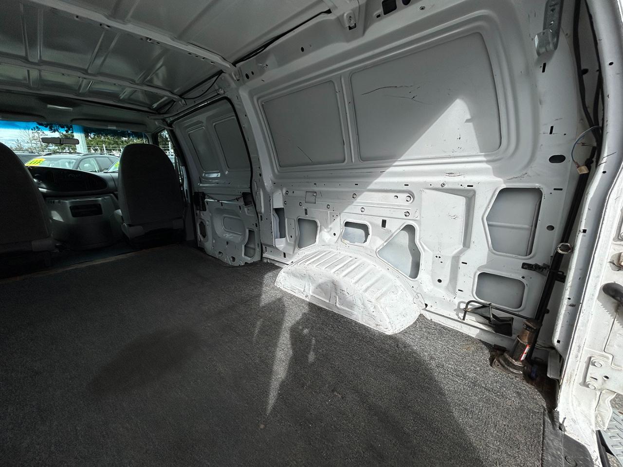 Ford Econoline Cargo Van E-150 1999