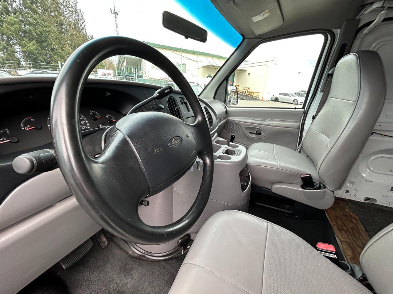 Ford Econoline Cargo Van E-150 1999