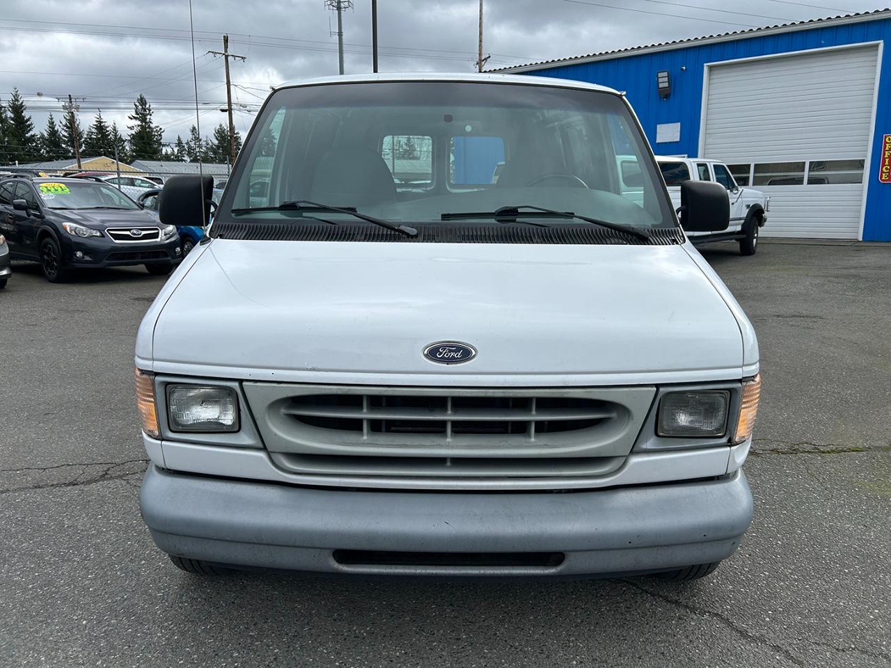 Ford Econoline Cargo Van E-150 1999