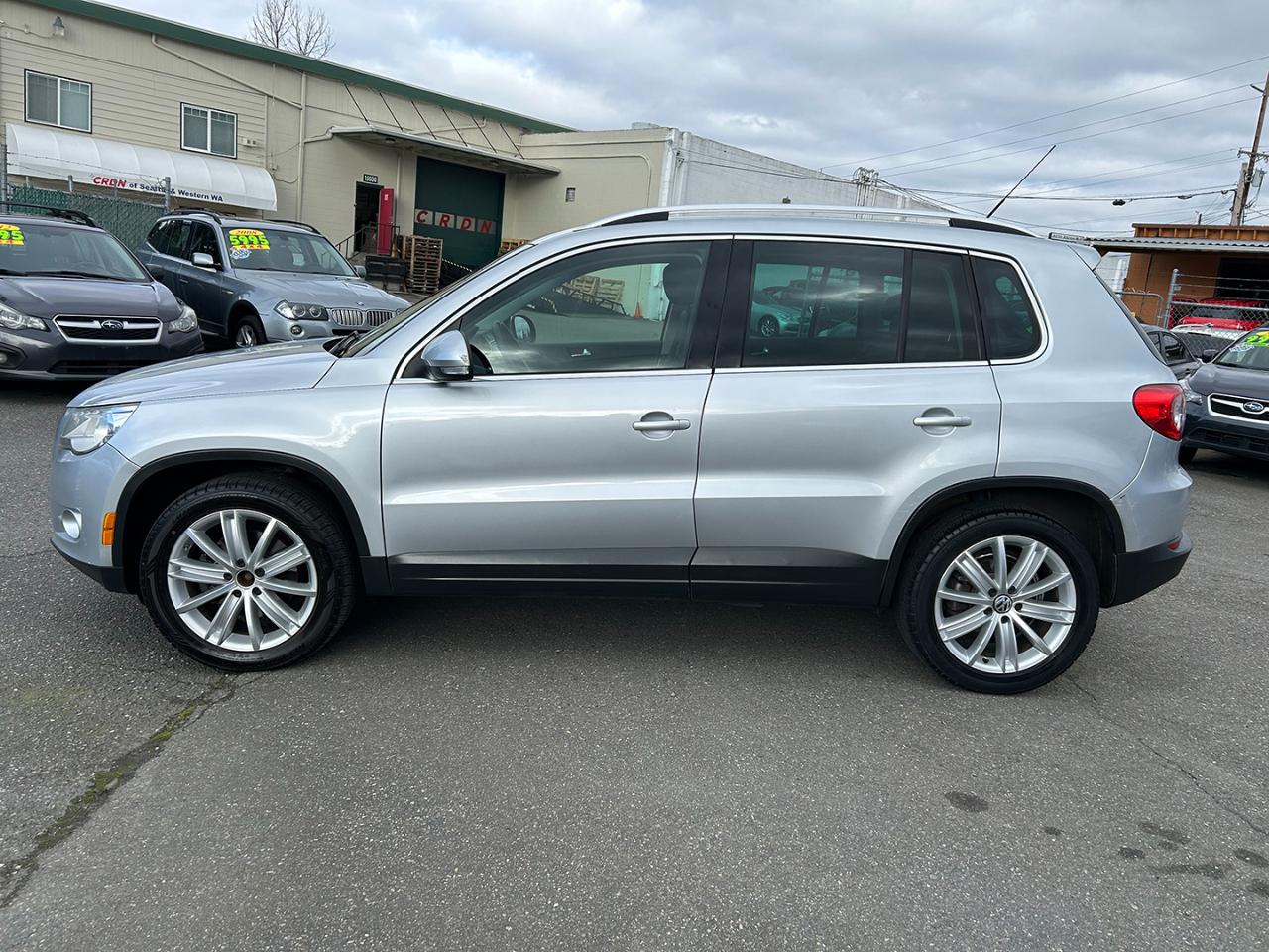 Volkswagen Tiguan 4WD 4dr S 4Motion 2011