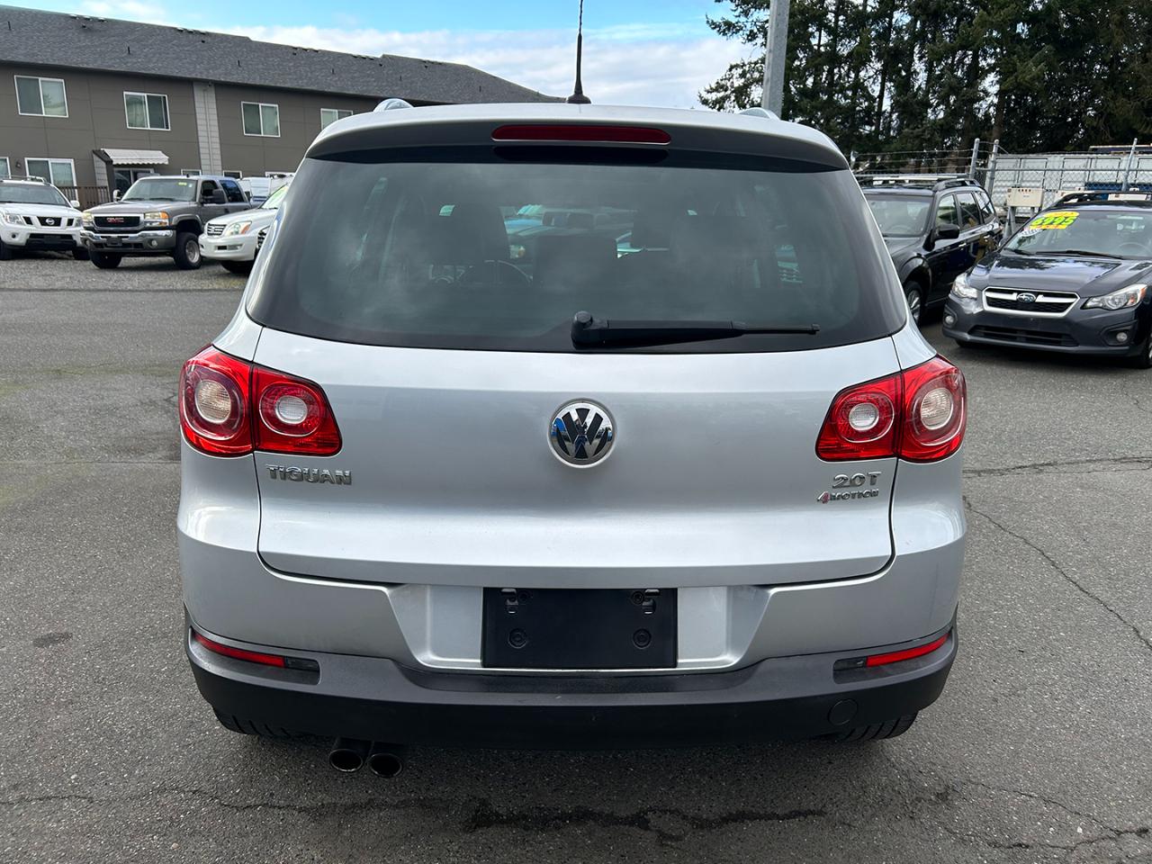 Volkswagen Tiguan 4WD 4dr S 4Motion 2011