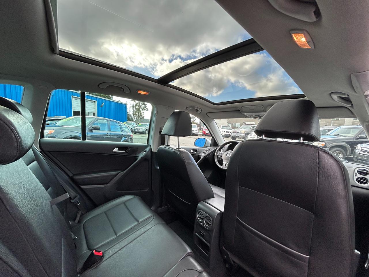 Volkswagen Tiguan 4WD 4dr S 4Motion 2011